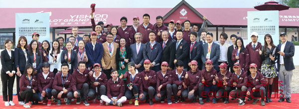 大合影_1_1.jpg