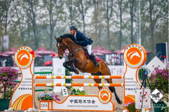 2018.4.13大赛战报丨敬：“雨中的骑士、团队的努力、马术的精神！”1055.png